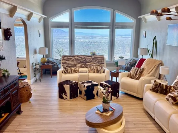 941 N Sandhurst Dr E, Salt Lake City, UT 84103