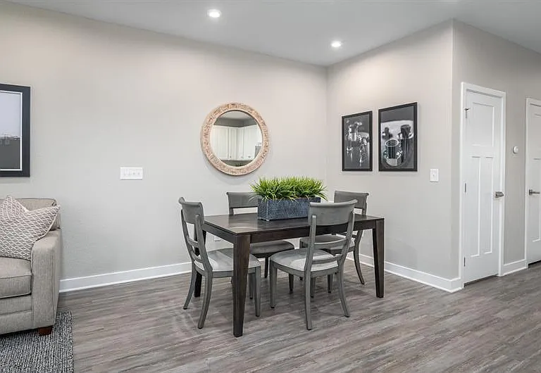 112 Azalea Dr — Photo 5