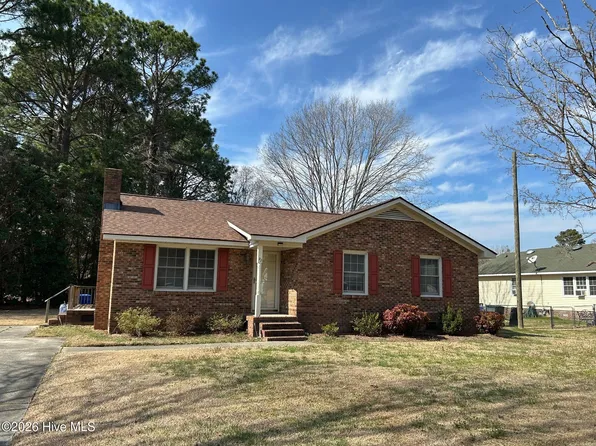 92 Lancaster Dr, Greenville, NC 27834