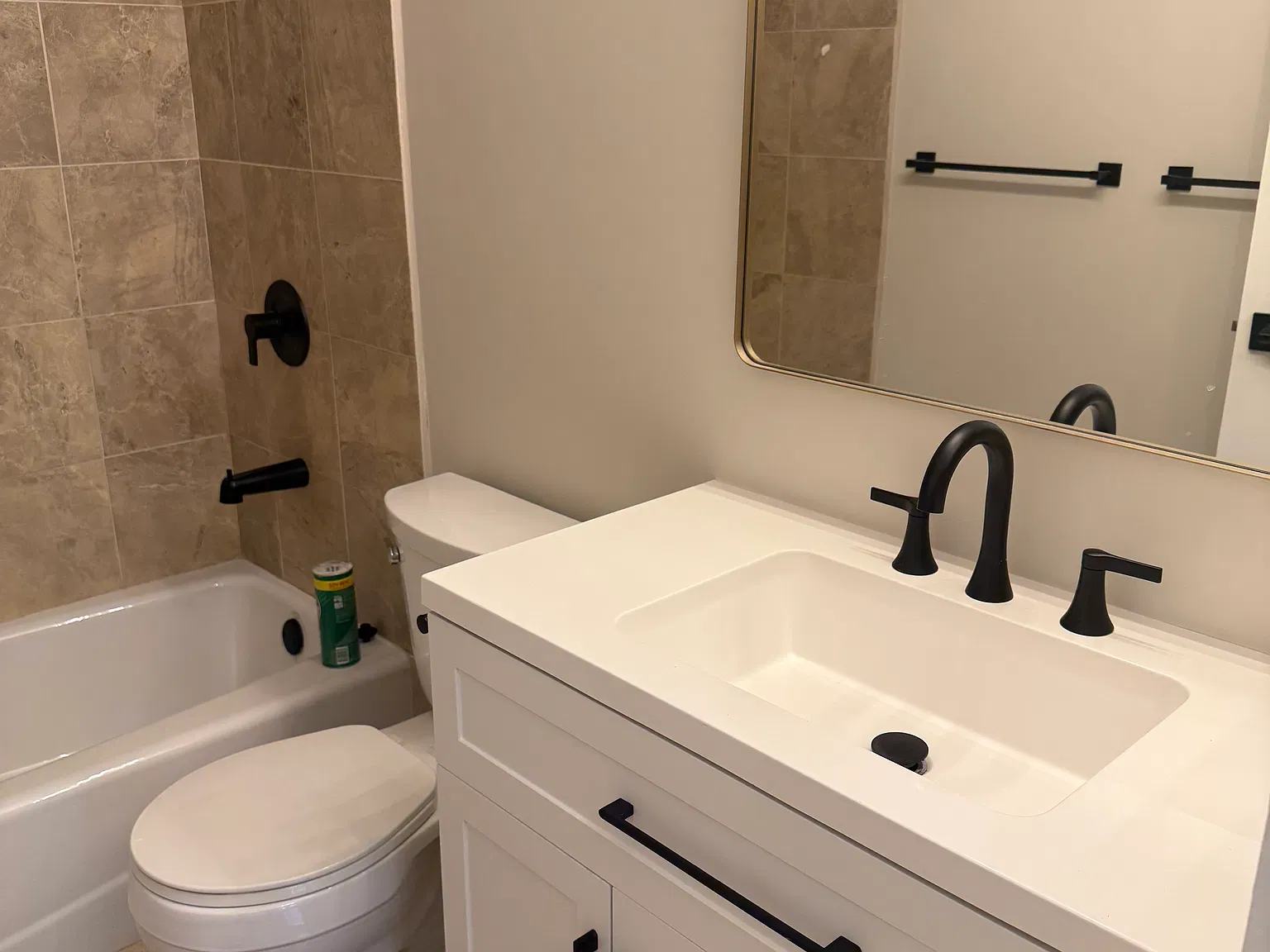 Studio, 600 sqft, $2,025 — Photo 2