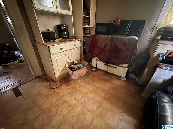 2nd image of 235 Lee Road 286