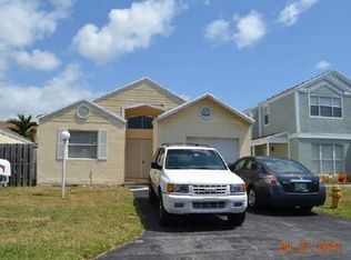 10049 SW 222nd St, Cutler Bay, FL 33190