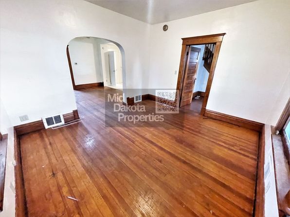 310 S Edmunds St, Mitchell, SD 57301