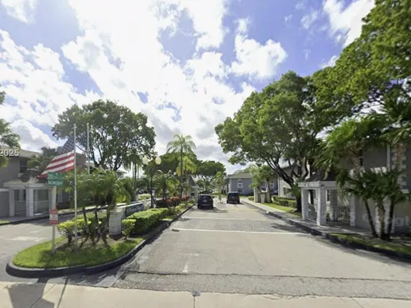 464 NE 210th Circle Ter #10210A, Miami, FL 33179