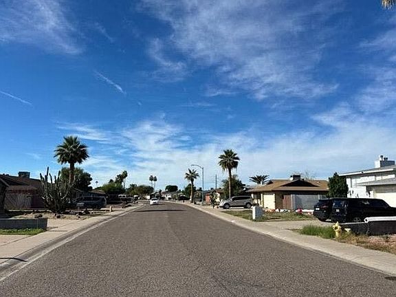 5th image of 4742 W Paradise Dr