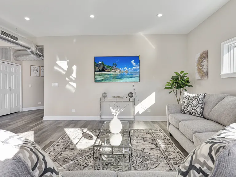 1111 Bonnie Brae Pl #3W — Photo 12