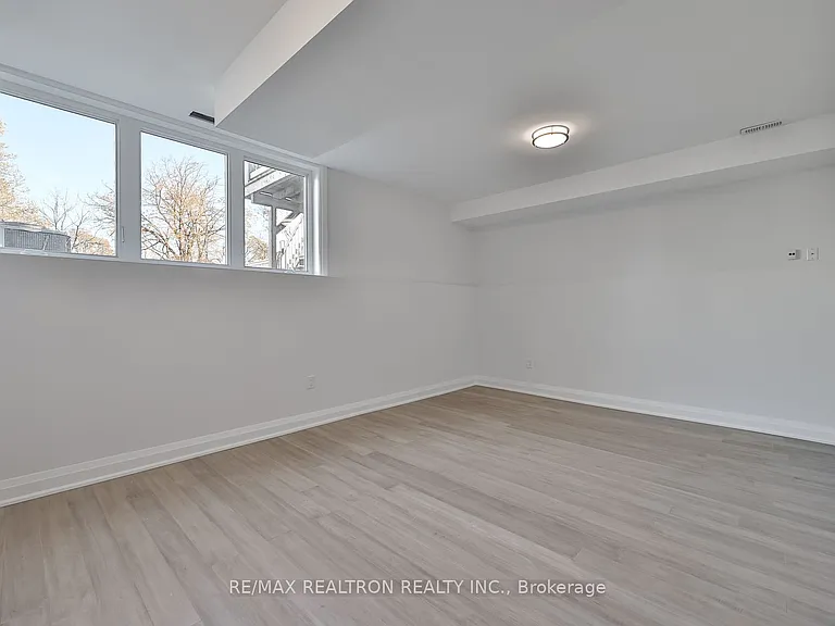 101 Sophia St W — Photo 7