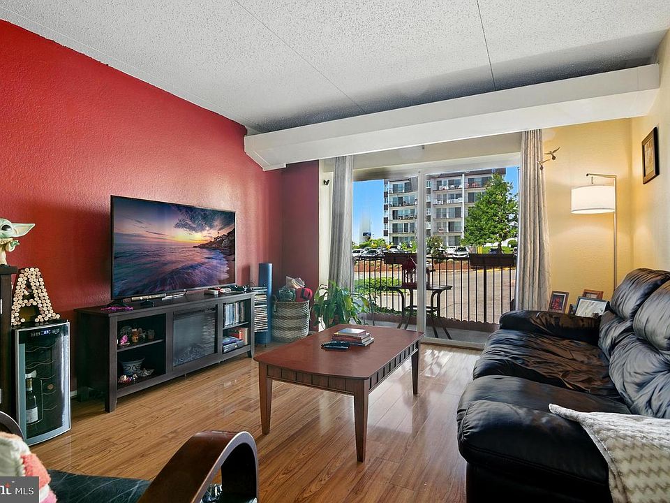 1st image of 75 S Reynolds St APT 101