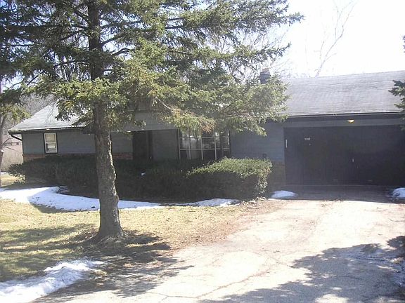 3rd image of 3307 Lookout Dr