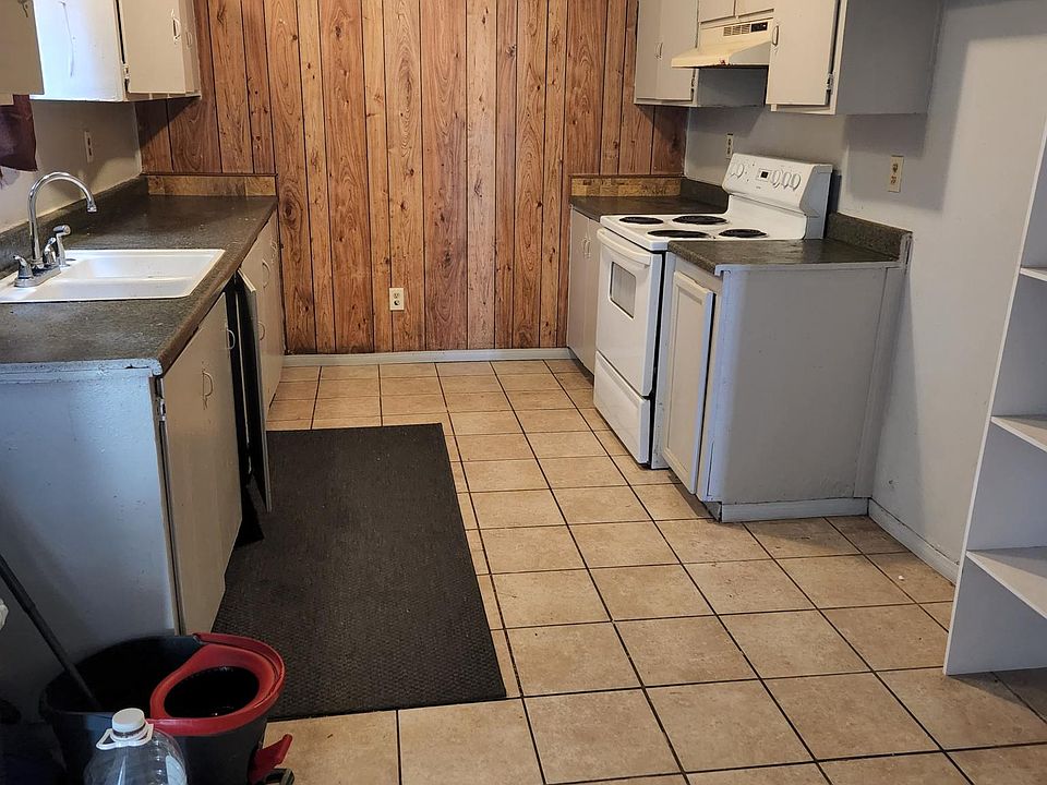 2nd image of 9439 Cherbourg Way