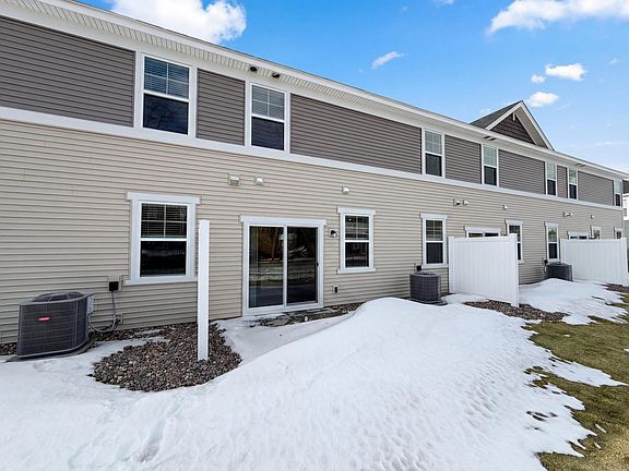 5th image of 3022 Basswood St