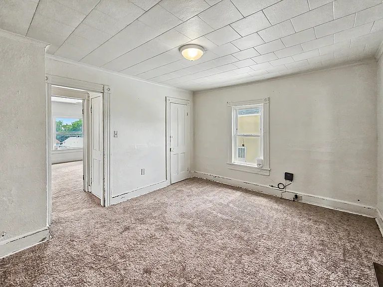 1315 Farr St — Photo 9