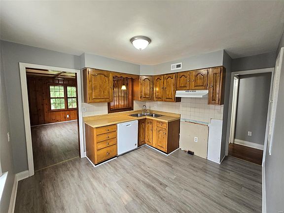4th image of 311 Royal Ave