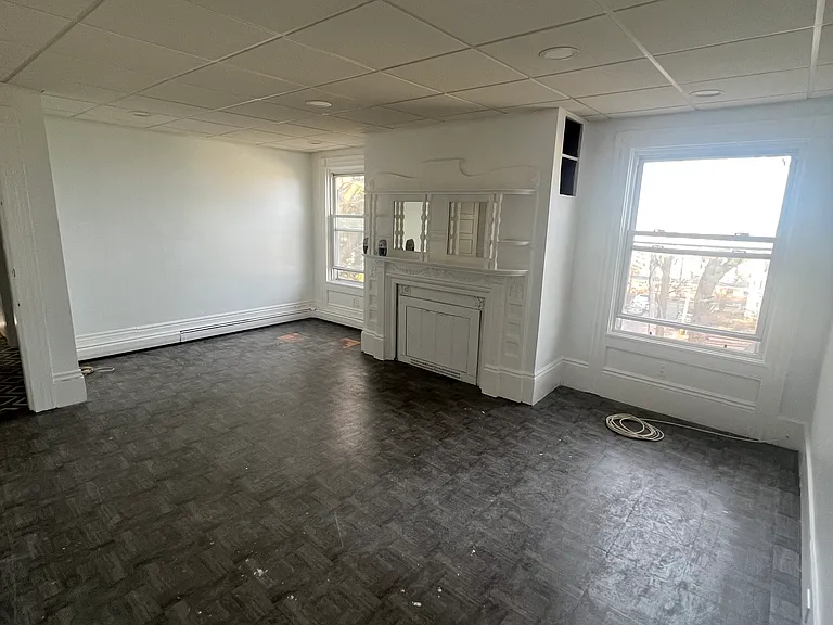 48 Grand View Ave #4 — Photo 4