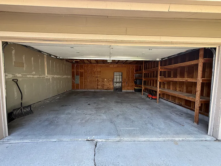 5 N Yellowstone Ave — Photo 31