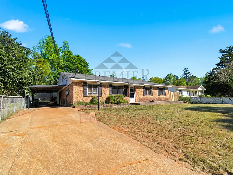 520 Asa Dr — Photo 3