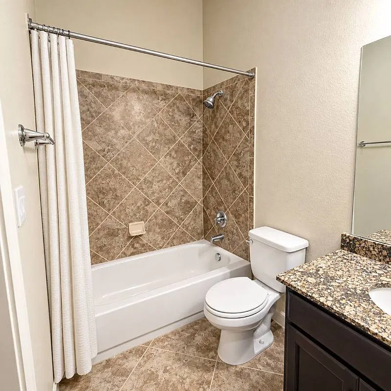 4 bed, 3.0 bath, 2940 sqft, $3,500 — Photo 4