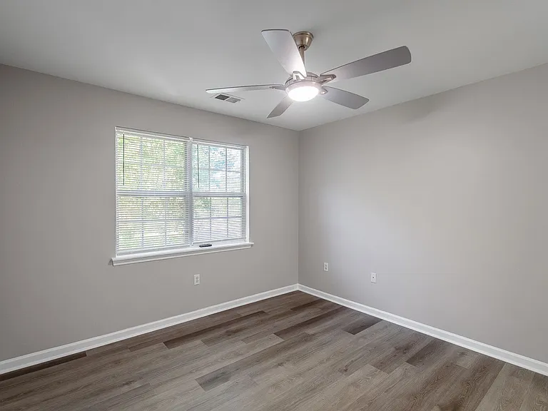7819 Petrea Ln — Photo 28