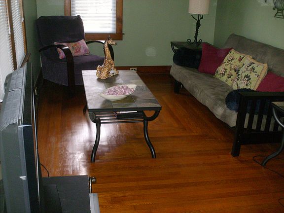 Hardwood floors !!!