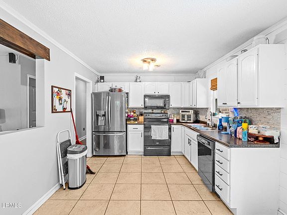 3rd image of 3117 Palomino Drive