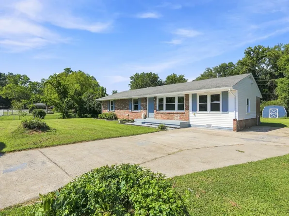 203 Rebecca Ln, Clarksville, TN 37042
