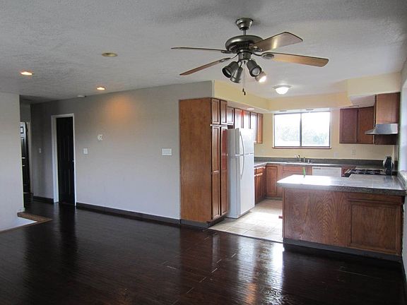 5th image of 3344 Mount Rainier Dr