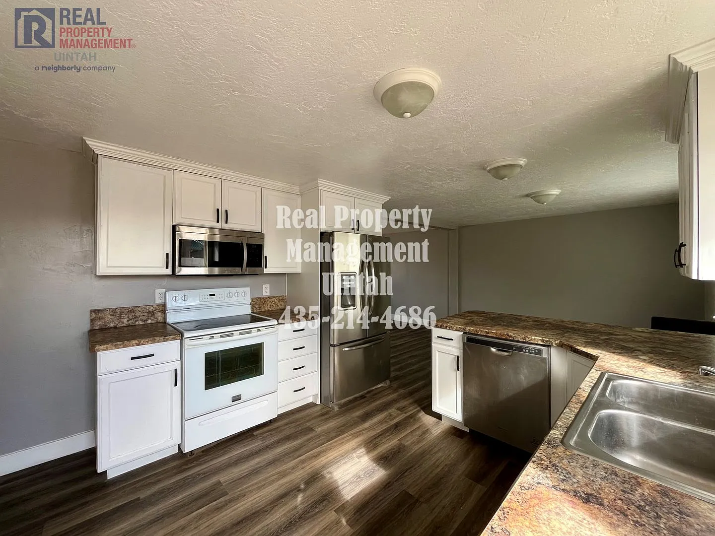 Cute 3 Bedroom 2 Bathroom House Move In Special!! $300 Off Your First Month's Rent When You Sign ... — Photo 4