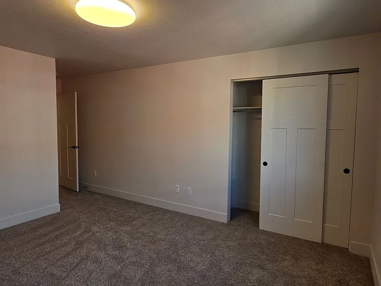 1026 Center Dr — Photo 32