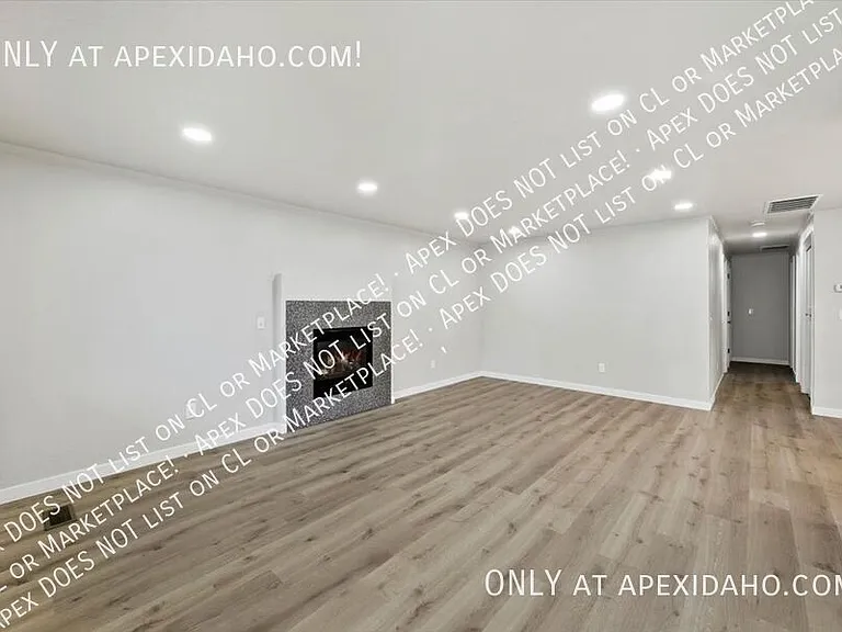 249 S Harlan Pl — Photo 5