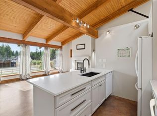 1425 Benzon Cres, Errington, BC V0R 1V0