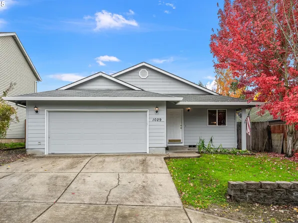 1029 SW View Crest Dr, Dundee, OR 97115