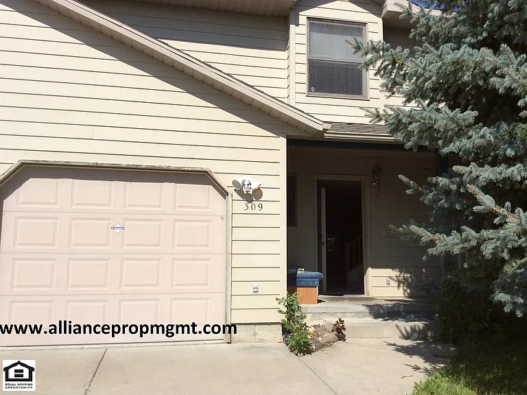 309 Prairie Ave — Photo 1