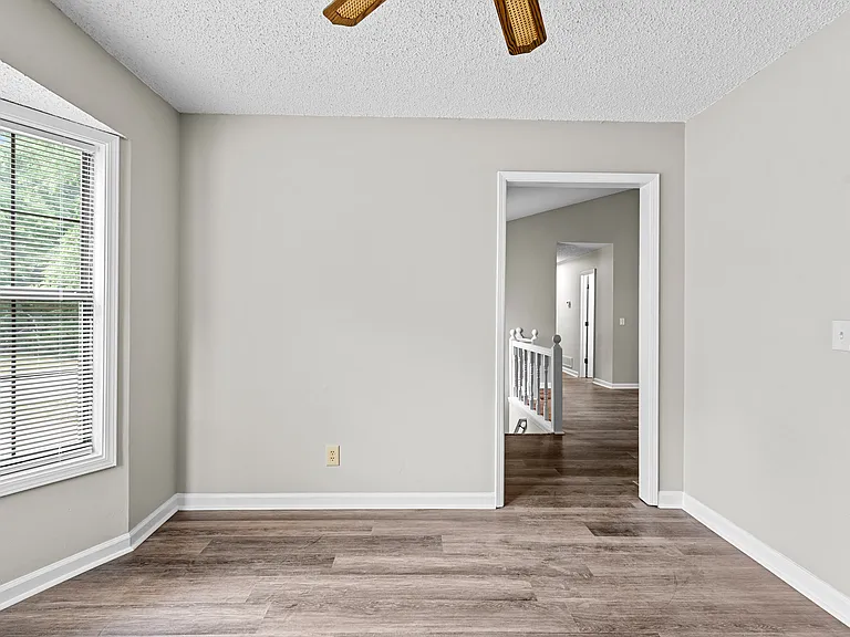 90 Edelweiss Dr — Photo 5