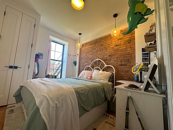 3rd image of 1468 Fulton St APT 2R