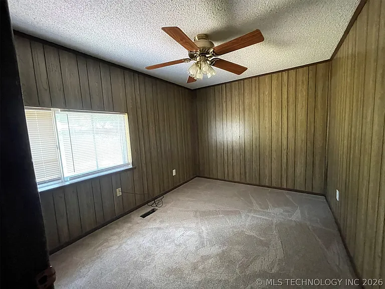 278 Hickory Dr — Photo 16