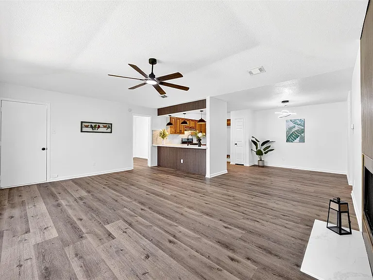 8618 Van Hut Ln — Photo 10