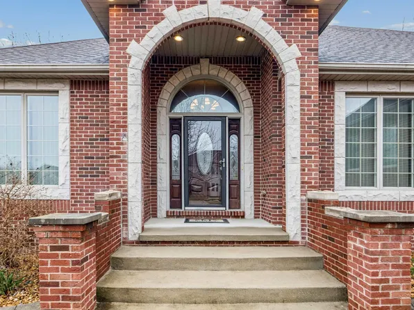 54361 Pine St, New Baltimore, MI 48047