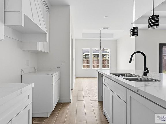 2nd image of 6971 Heritage Oak Dr