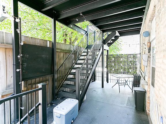 4th image of 1448 W Blackhawk St #1