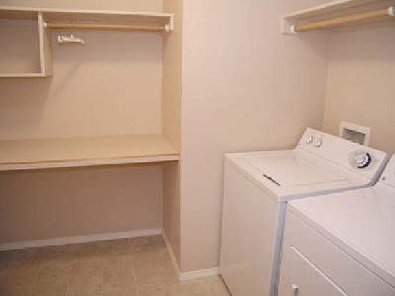 3rd image of 126 E Waterbury Ln