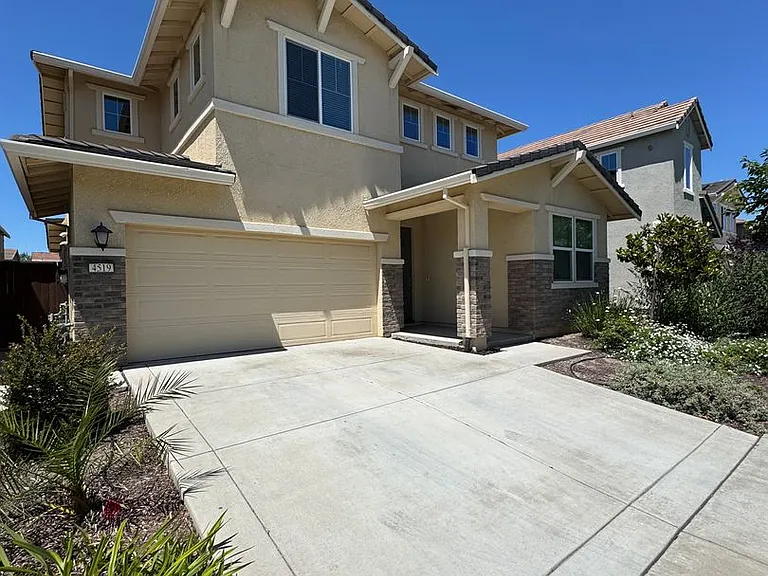 4519 White Sage St — Photo 2