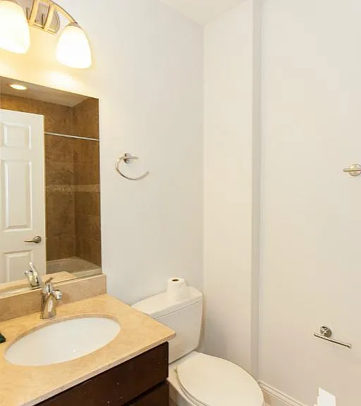 2834 N Albany Ave #2834G — Photo 8