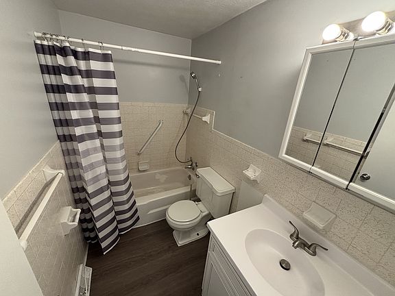 5th image of 238 Kennedy St #2