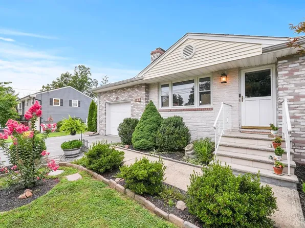 127 Park Ave, Piscataway, NJ 08854