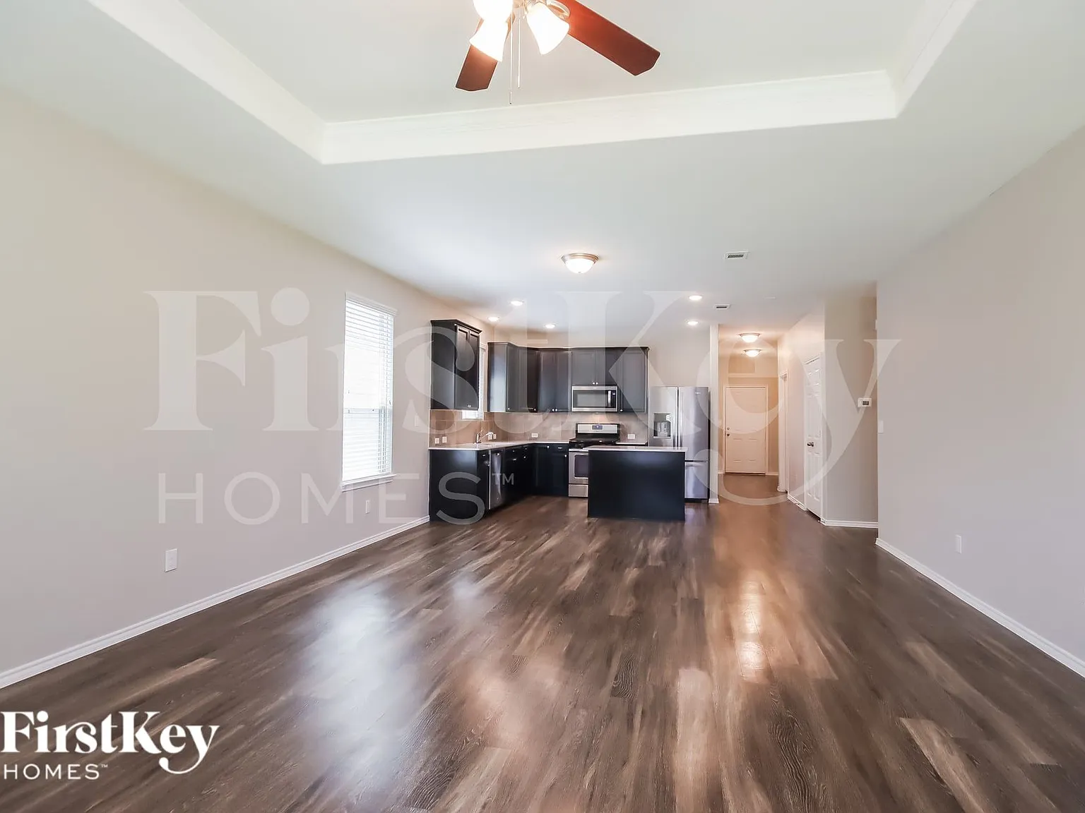 3 bed, 2.0 bath, 1670 sqft, $1,955 — Photo 3