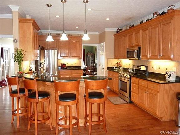3rd image of 9453 Crescent View Dr