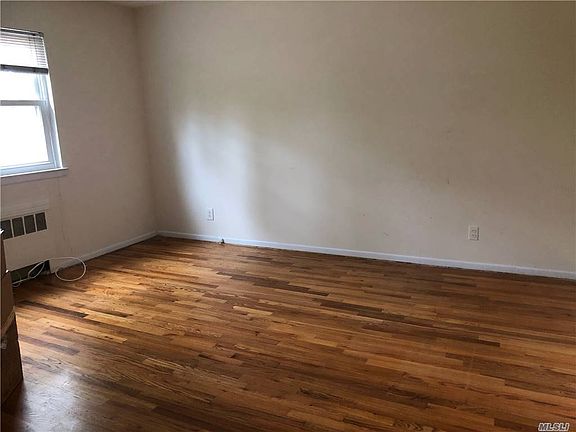 4th image of 117 Bayview Ave APT 1A