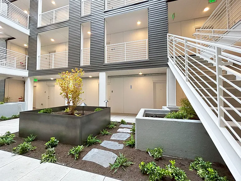 Vue on Harvard — Photo 7