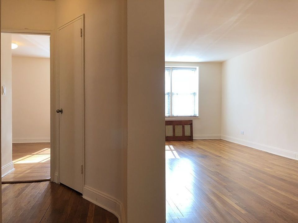 1st image of 8319 141st St APT 606