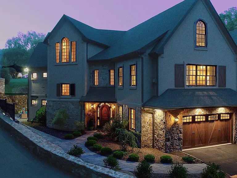 2620 Boston Post Rd #3 — Photo 1